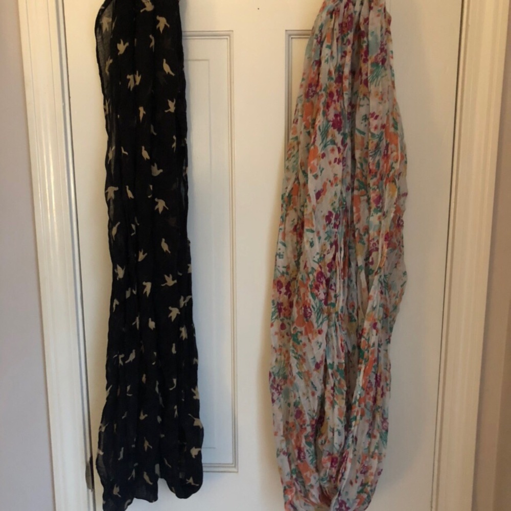 Scarves - Picture 5 of 5